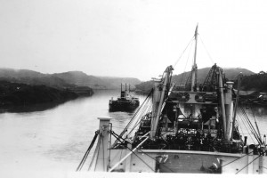 Bilde av I Panamakanalen